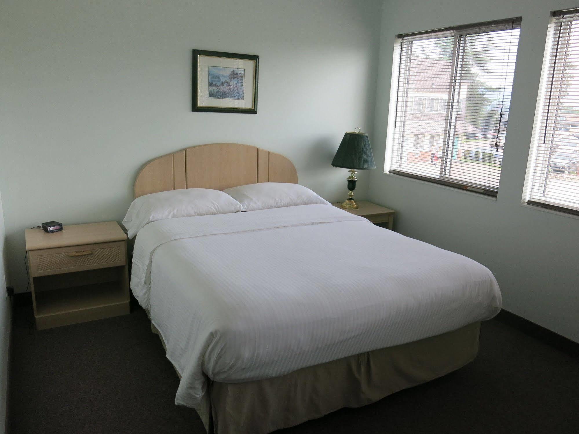 Shemron Suites Hotel Deep River Eksteriør billede
