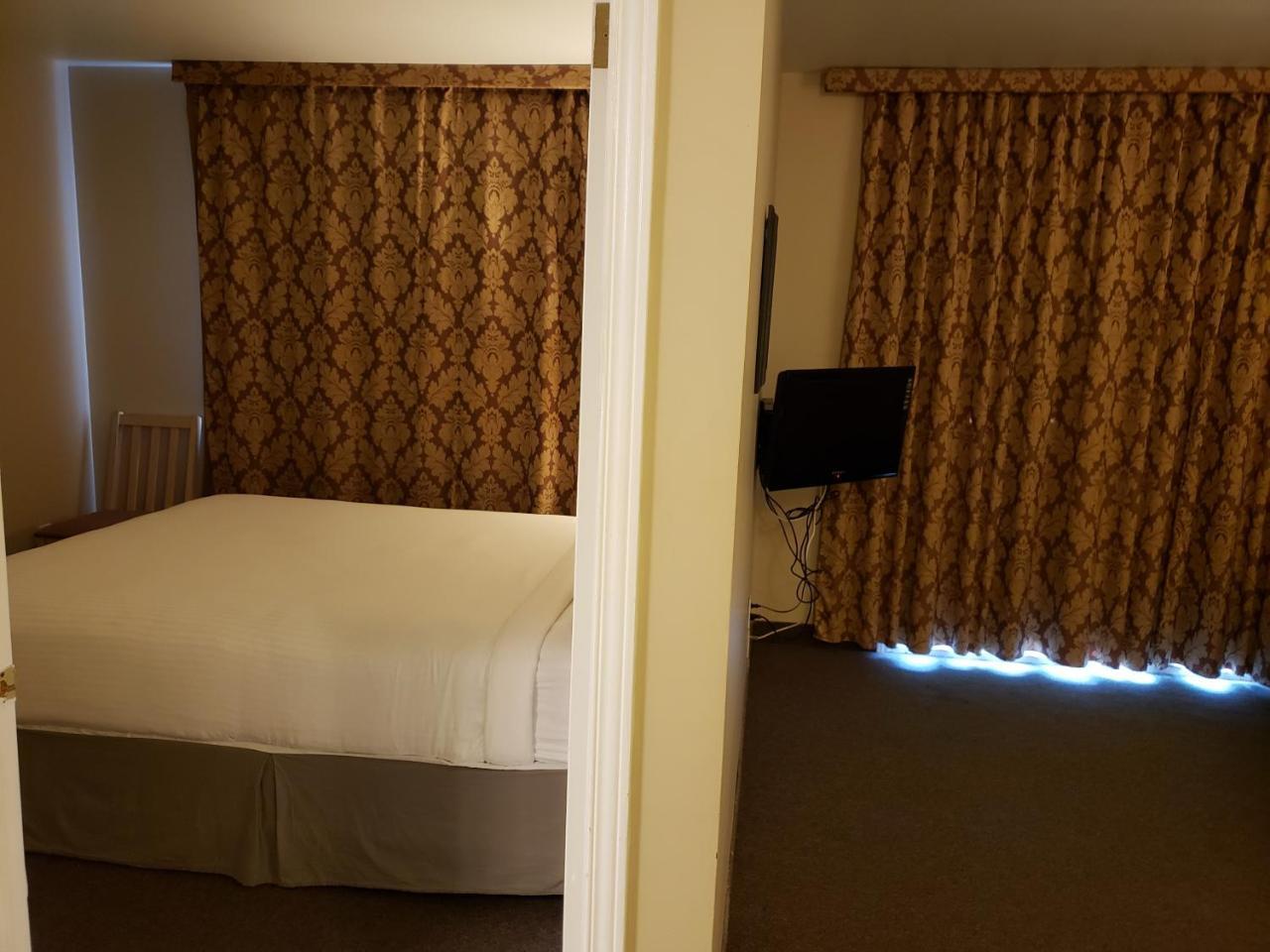 Shemron Suites Hotel Deep River Eksteriør billede