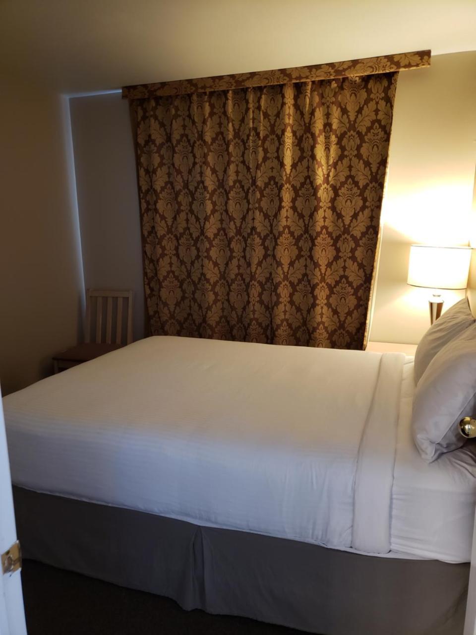 Shemron Suites Hotel Deep River Eksteriør billede