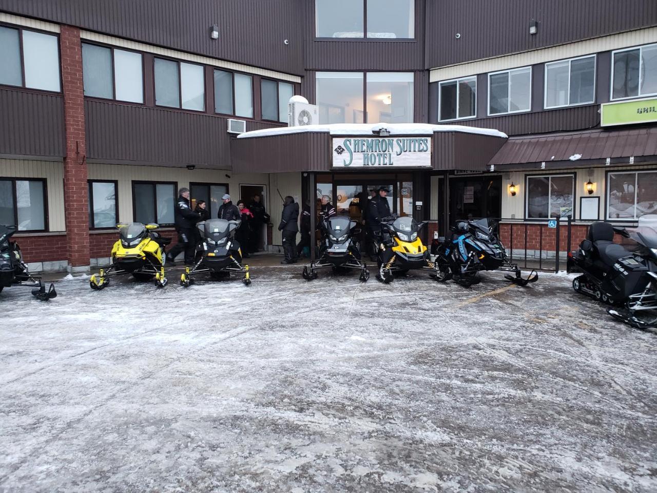 Shemron Suites Hotel Deep River Eksteriør billede