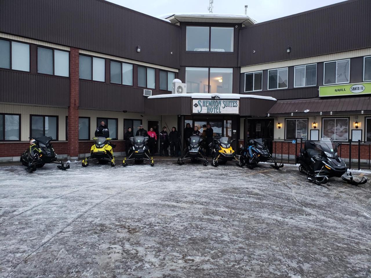 Shemron Suites Hotel Deep River Eksteriør billede