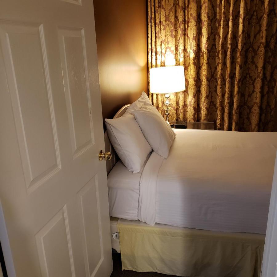 Shemron Suites Hotel Deep River Eksteriør billede